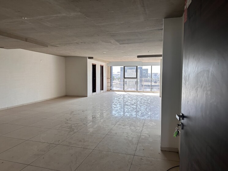 Room, ashram road Commercial Office Space 1700 Sq.Ft. In Ashram Road Ahmedabad 8680432