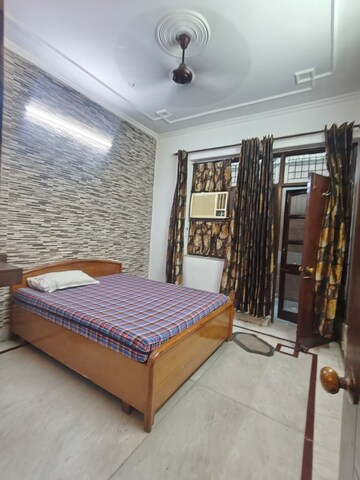 Bedroom in 2 BHK Builder Floor at Sector 31 – for Rent
