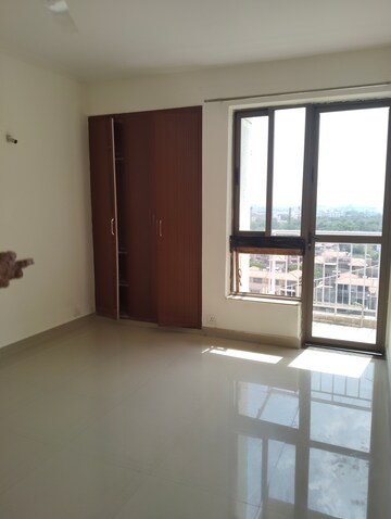 2 BHK Apartment For Rent in Unitech The Residences Sector 33, Sector 33