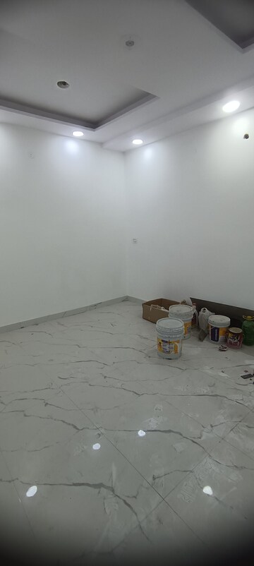 Room in 2.5 BHK Builder Floor at Ashok Nagar – for Sale