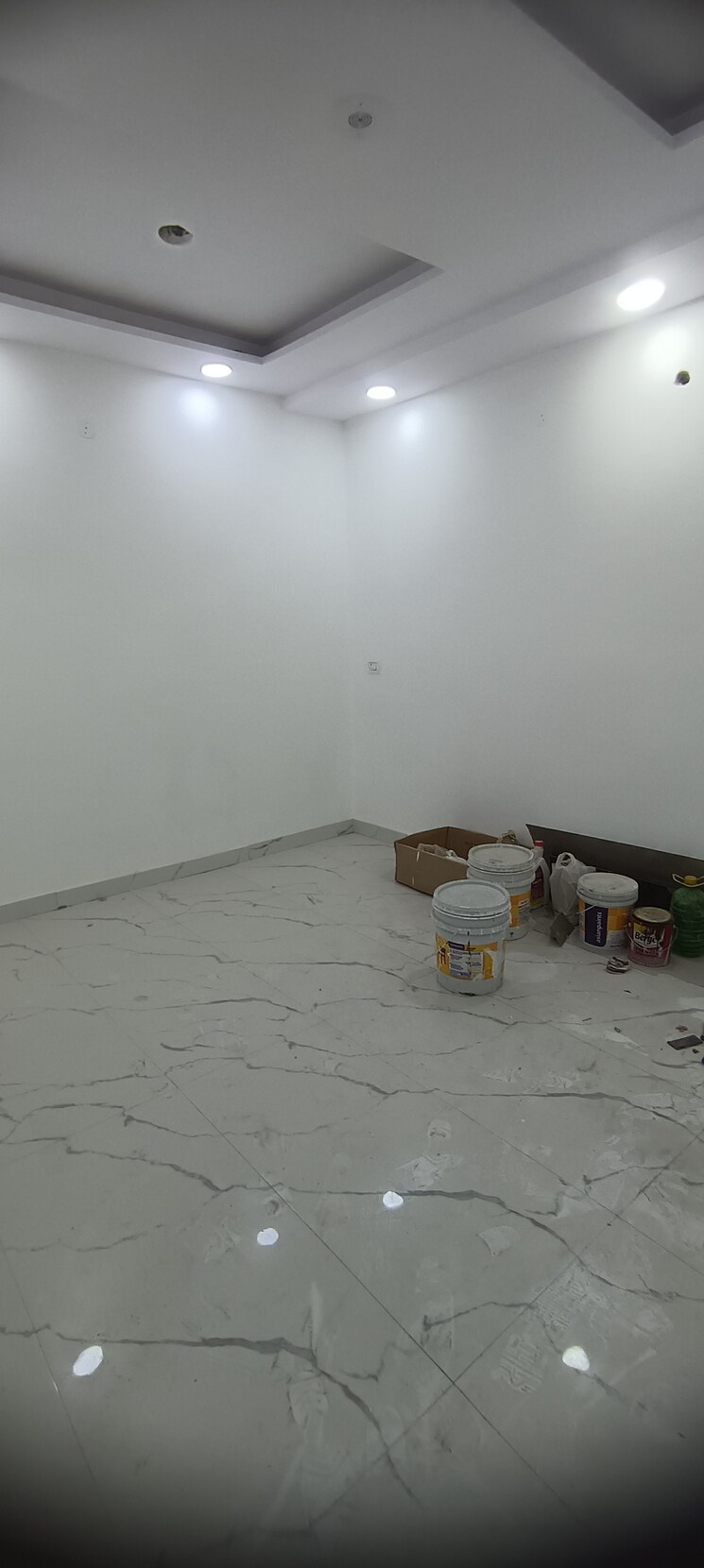 Room, ashok nagar 2.5 Bedroom 900 Sq.Ft. Builder Floor In Ashok Nagar Delhi 8680608