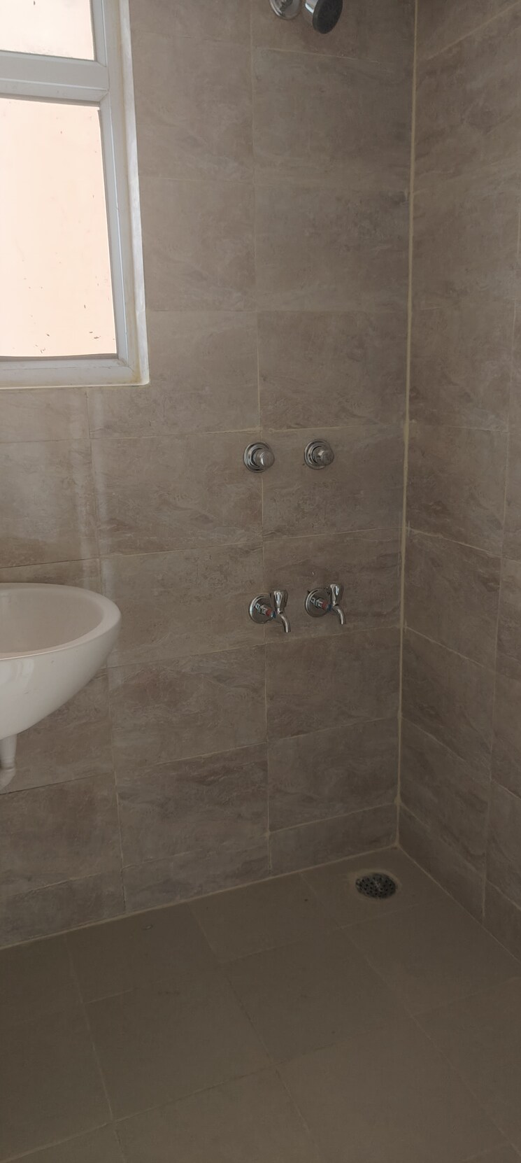 Bathroom, wave-dream-homes 1 Bedroom 578 Sq.Ft. Apartment In Wave City Ghaziabad 8680615