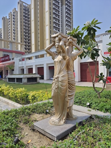 2 BHK Apartment For Sale in Nimbus Express Park View - II, Chi V Greater Noida