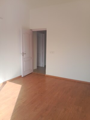 Room in 3 BHK Apartment at Tashee Capital Gateway, Sector 111 – for Sale