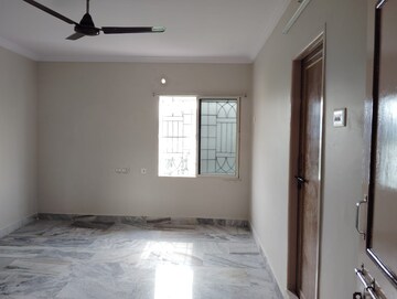 Room in 2 BHK Apartment at Tadepalli – for Rent
