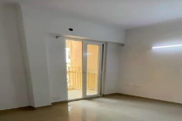 Room in 3 BHK Apartment at Saya Zion, Sector 4 Greater Noida – for Sale