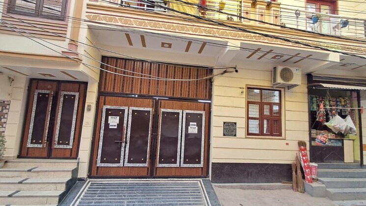 Exterior View, sant nagar Commercial Warehouse 1600 Sq.Ft. In Sant Nagar Delhi 8680808