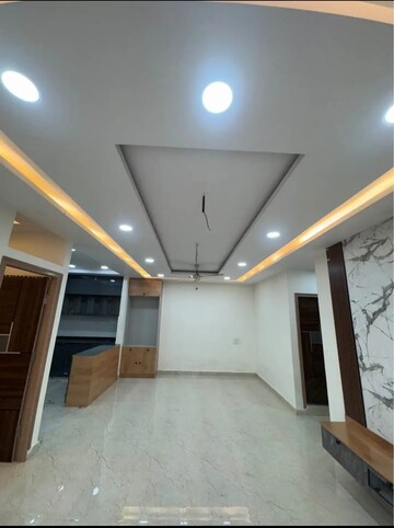 Room in 3 BHK Apartment at Rajapushpa Provincia, Narsingi – for Rent