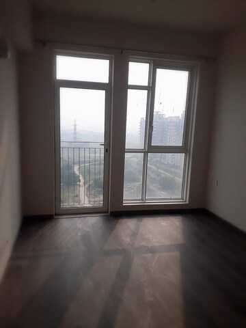 Room in 2 BHK Apartment at Sector 67 – for Sale