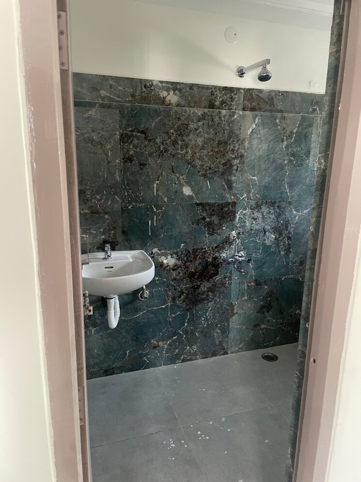 Bathroom, mehdipatnam 3 Bedroom 2000 Sq.Ft. Apartment In Mehdipatnam Hyderabad 8680906