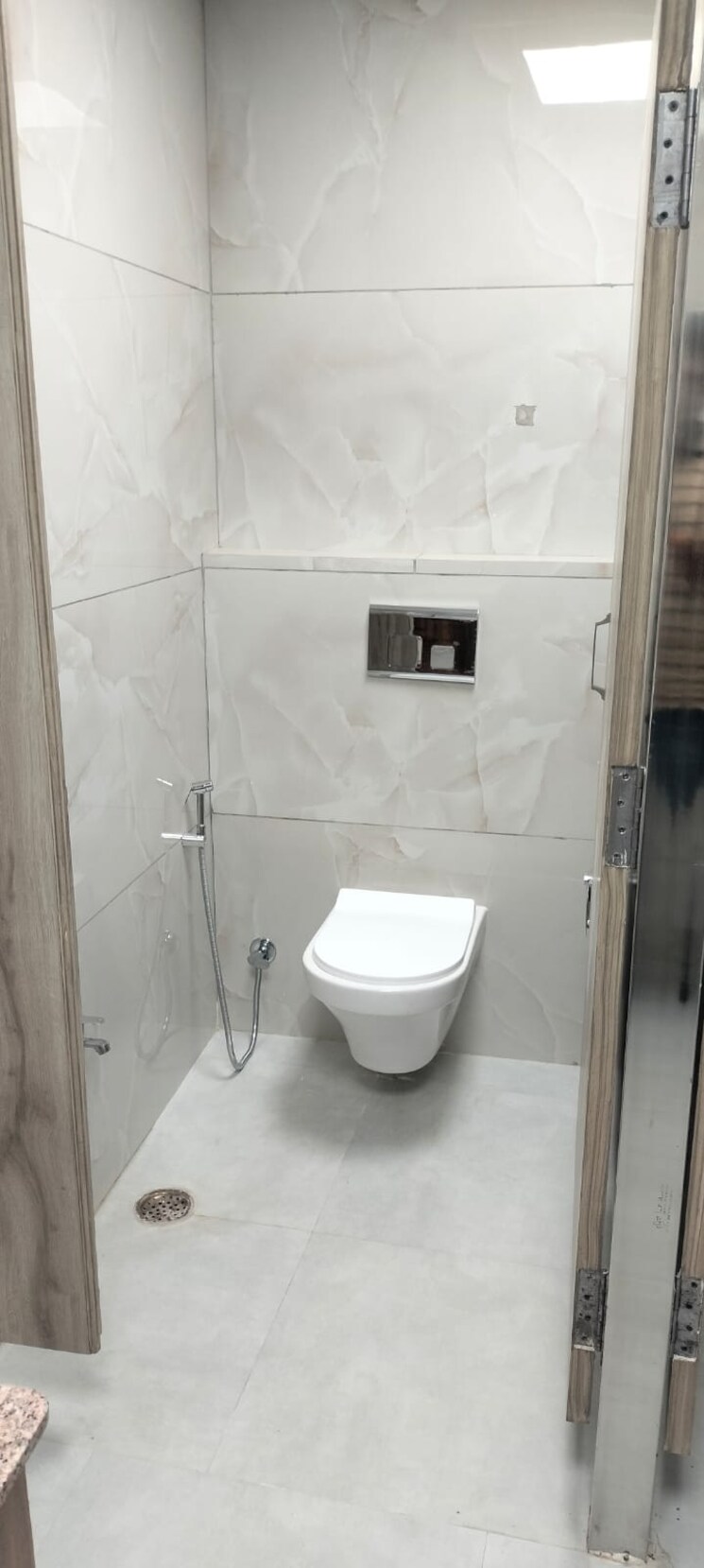 Bathroom, sector 1 Commercial Office Space 650 Sq.Ft. In Sector 1 Noida 8680990