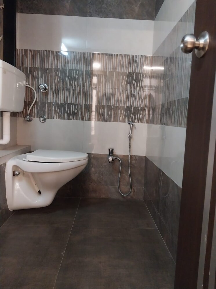 Bathroom, niti khand iii 3 Bedroom 900 Sq.Ft. Apartment In Niti Khand Iii Ghaziabad 8681052