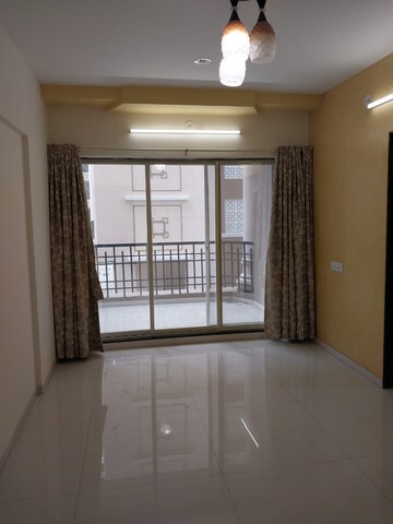Room in 3 BHK Apartment at Niti Khand Iii – for Rent