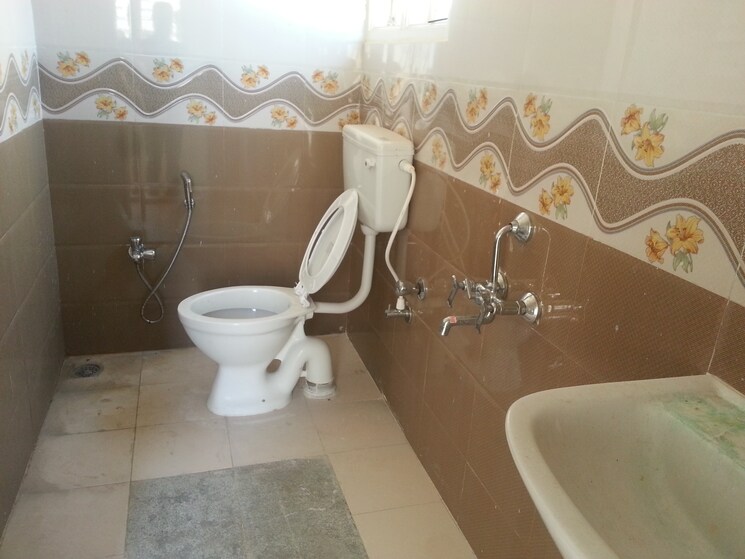 Bathroom, rt nagar 1 RK 560 Sq.Ft. Independent House In Rt Nagar Bangalore 8681186