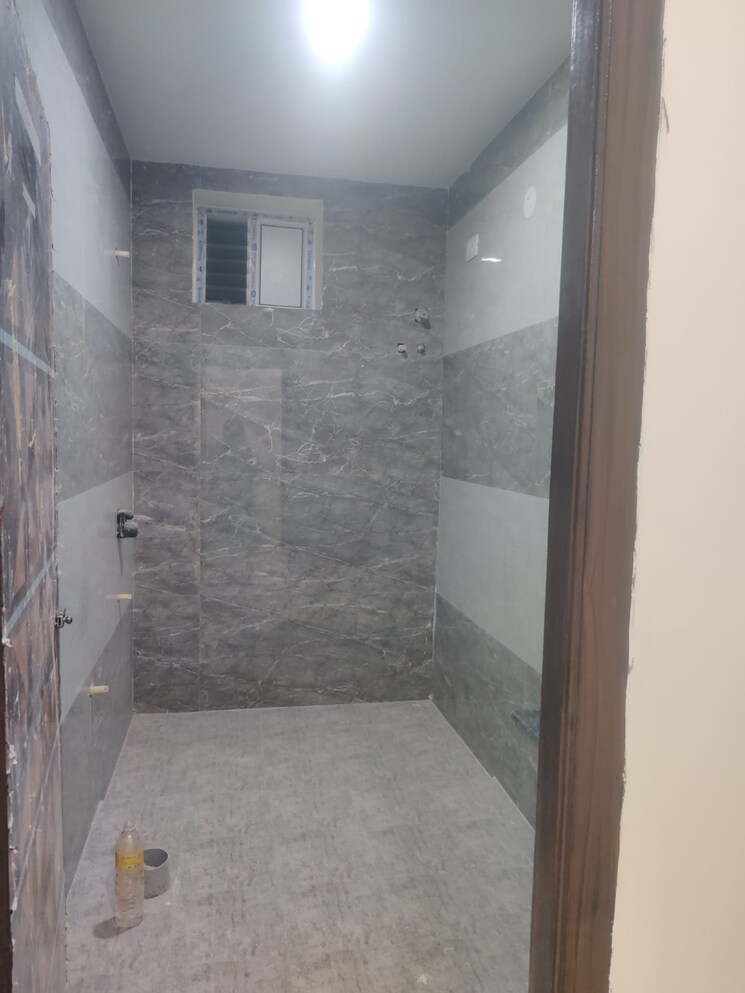 Bathroom, niti khand iii 3 Bedroom 700 Sq.Ft. Apartment In Niti Khand Iii Ghaziabad 8681221