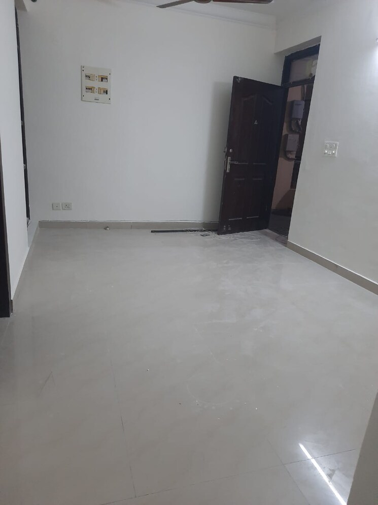Room, niti khand iii 3 Bedroom 800 Sq.Ft. Apartment In Niti Khand Iii Ghaziabad 8681246
