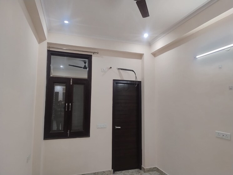 Room, niti khand iii 3 Bedroom 900 Sq.Ft. Apartment In Niti Khand Iii Ghaziabad 8681255