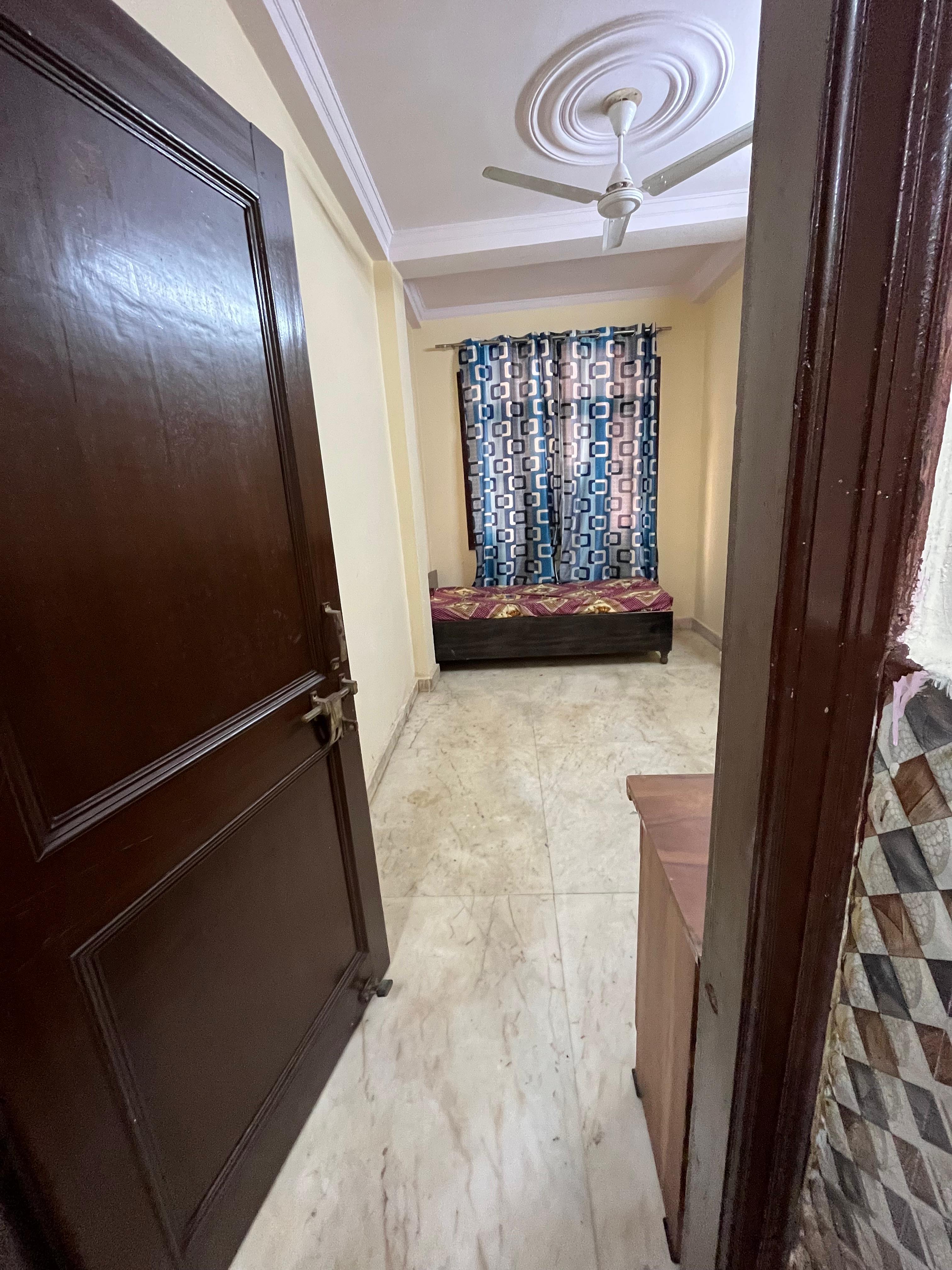 1 BHK + Pooja Room Builder Floor For Rent in Karol Bagh
