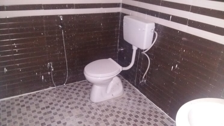 Bathroom, sigra 3 Bedroom 1200 Sq.Ft. Apartment In Sigra Varanasi 8681439