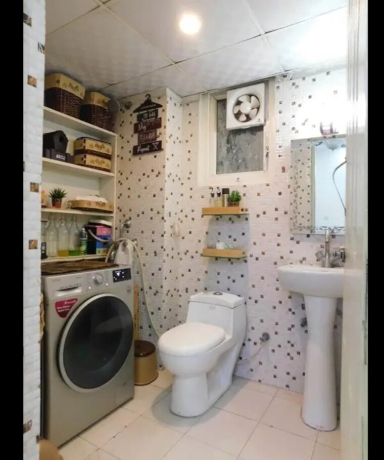 Bathroom, lr-bluemoon-homes 2 Bedroom 1050 Sq.Ft. Apartment In Raj Nagar Extension Ghaziabad 8682175