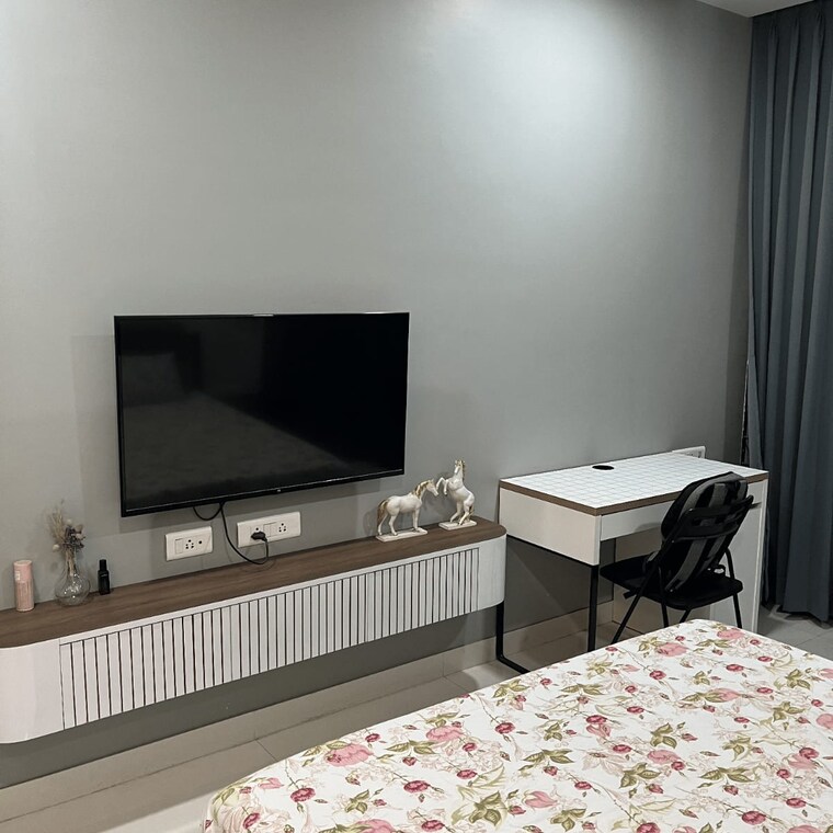 Bedroom, kumar-prospera-hadapsar 2 Bedroom 942 Sq.Ft. Apartment In Amanora Park Town Pune 8682186