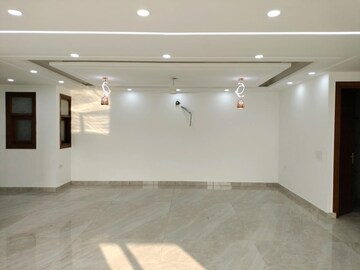 Room in 2 BHK Builder Floor at Mahavir Enclave – for Sale