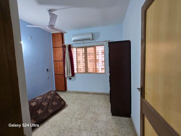 Room in 2 BHK Apartment at Karelibaug – for Rent