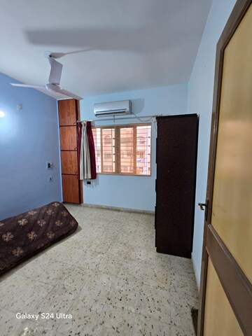 Room in 2 BHK Apartment at Karelibaug – for Rent