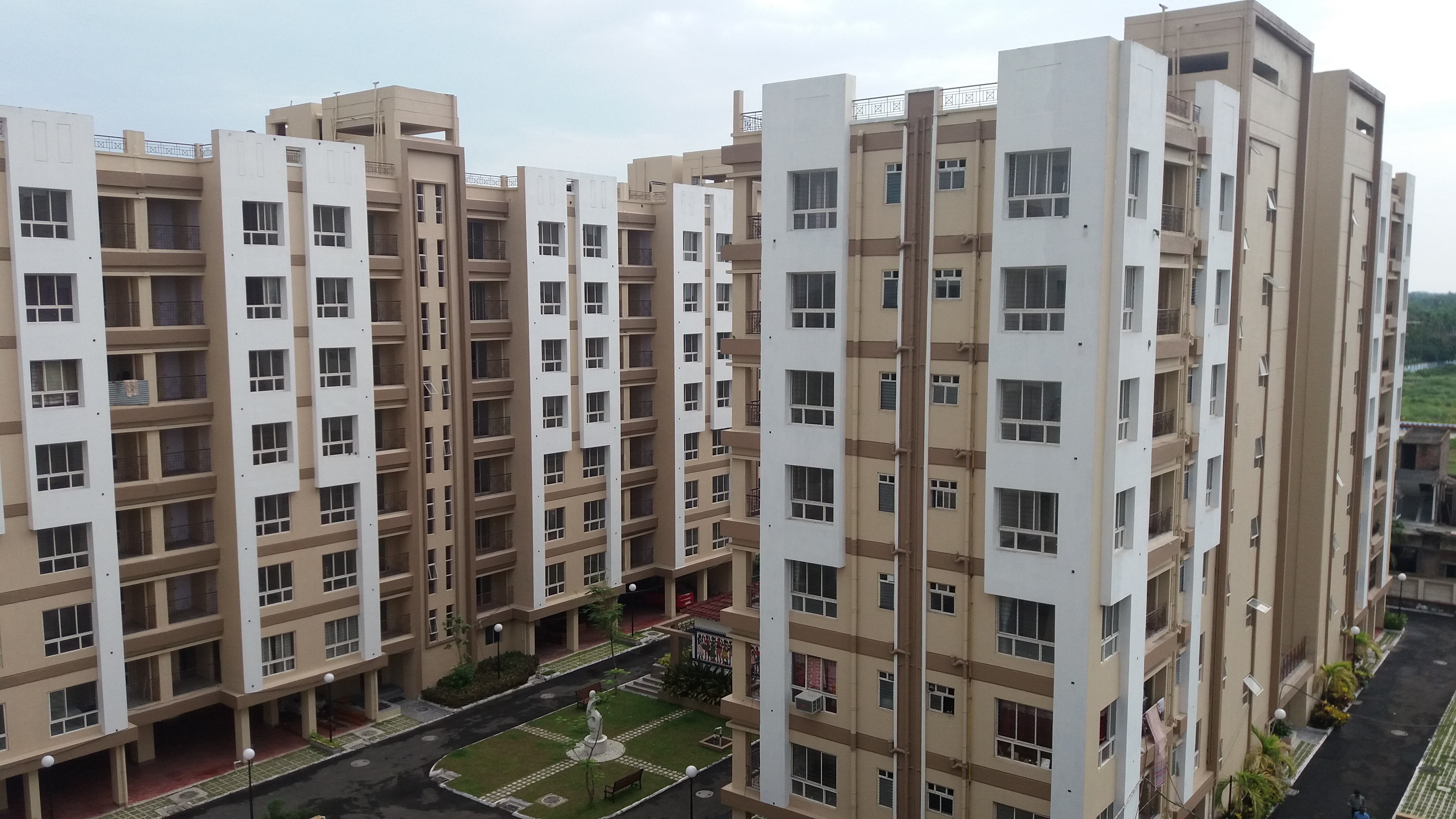 4 BHK + Study Room Apartment For Sale in Megacity
