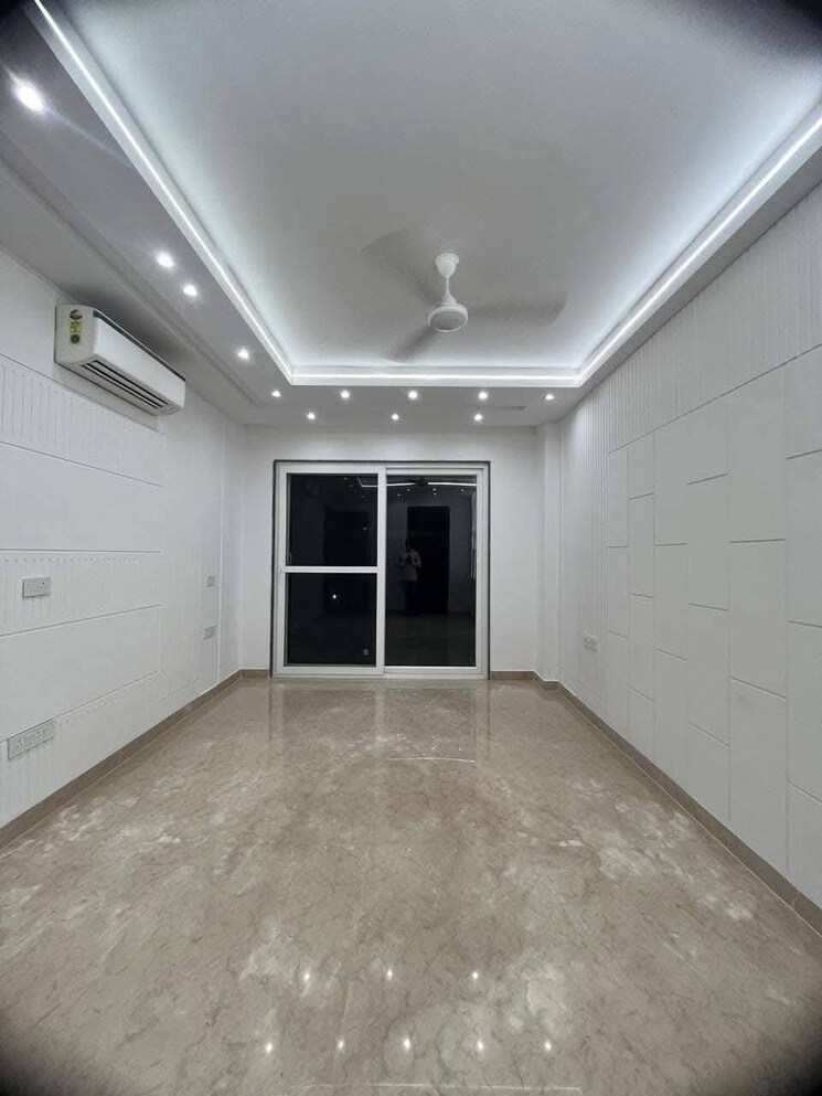 Room, paras-quartier 4 Bedroom 5350 Sq.Ft. Apartment In Gwal Pahari Gurgaon 8682211