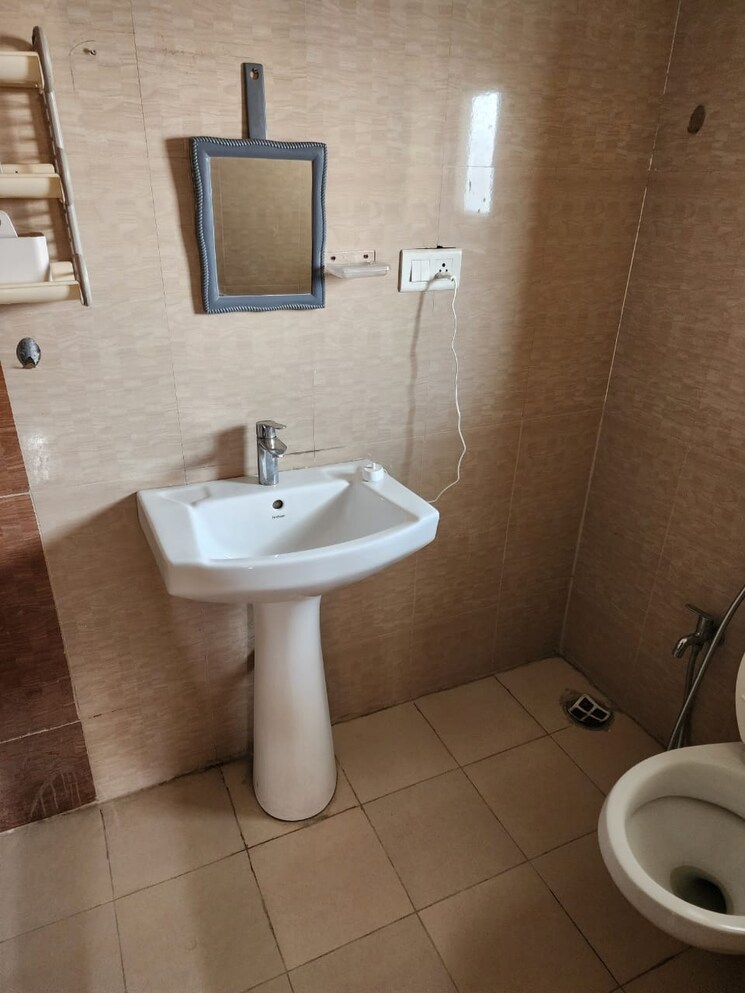 Bathroom, indu-fortune-fields-annexe 2 Bedroom 1180 Sq.Ft. Apartment In Hi Tech City Hyderabad 8682212