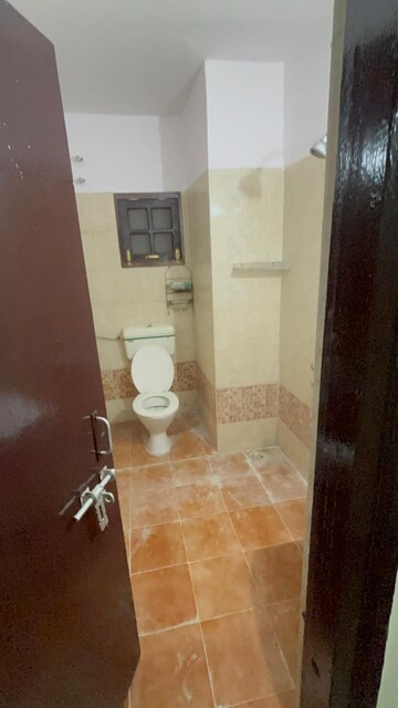 Bathroom in 3.5 BHK Apartment at Greenwood Apartment, Gomti Nagar – for Rent
