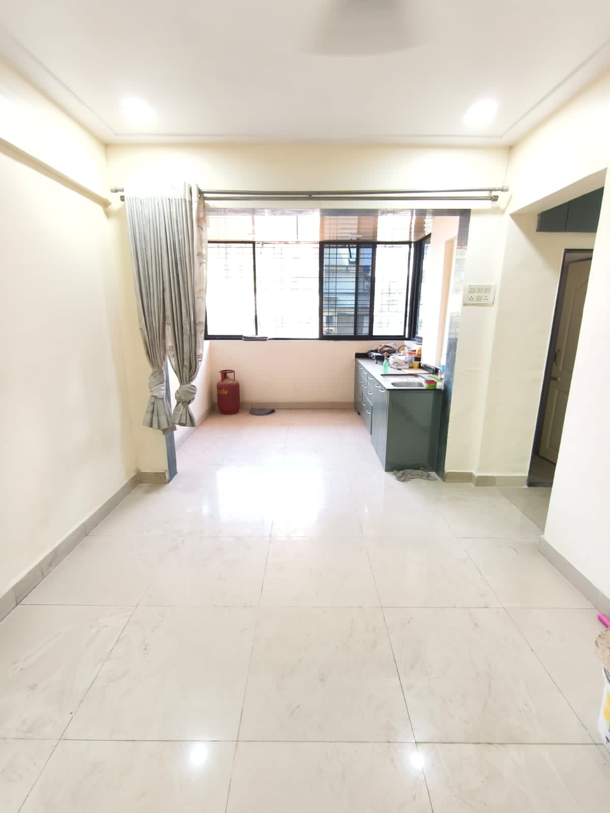 1 BHK + Extra Room Apartment For Rent in Rishabh Heights CHS