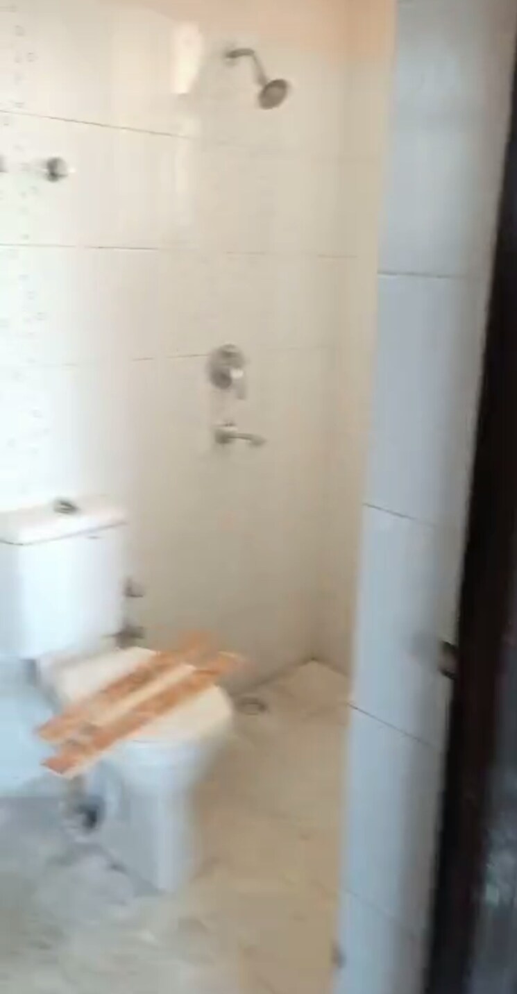 Bathroom, shatabdi puram 6 Bedroom 105 Sq.Yd. Independent House In Shatabdi Puram Ghaziabad 8682260