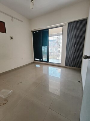 Room in 2.5 BHK Apartment at Gajra Bhoomi Tower, Kharghar – for Sale