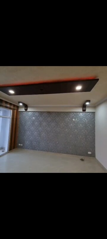 Furnished Amenities in 2 BHK Apartment at Ansals Celebrity Greens, Sushant Golf City – for Rent