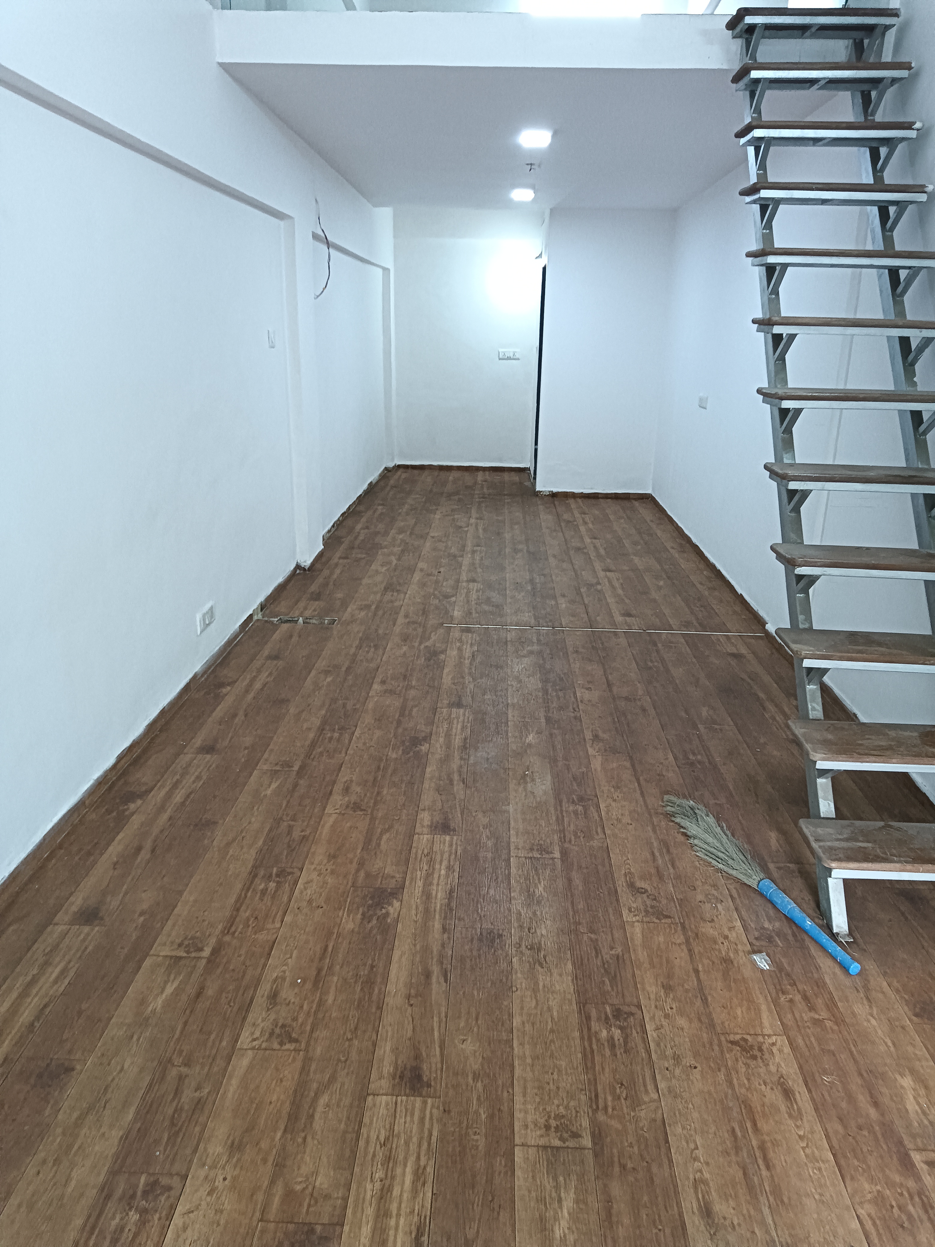 Retail Shop For Rent in Lakhani Sun Coast