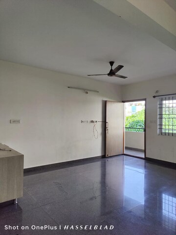 Room in 2 BHK Builder Floor at Hsr Layout – for Rent
