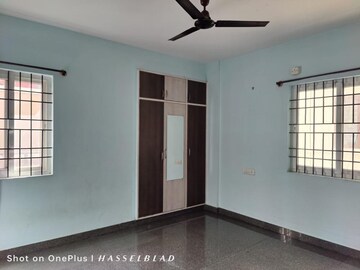 Room in 2 BHK Builder Floor at Hsr Layout – for Rent
