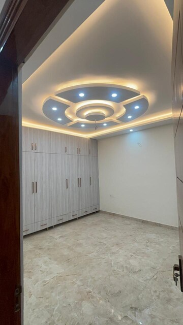 Room in 2 BHK Builder Floor at Gomti Nagar – for Rent