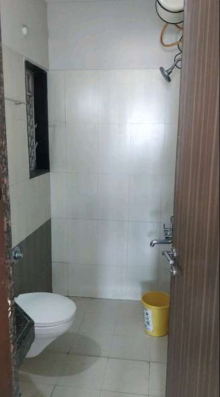 Bathroom, rustomjee-athena 2 Bedroom 1015 Sq.Ft. Apartment In Majiwada Thane 8682323