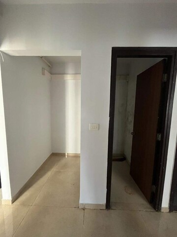 Room in 2 BHK Apartment at Lodha Lakeshore Greens, Dombivli East – for Rent