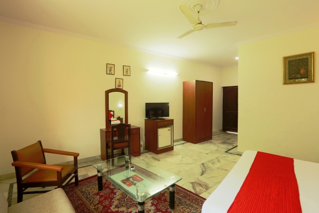 3.5 BHK + Servant Room,Study Room Apartment For Sale in Paras Dews