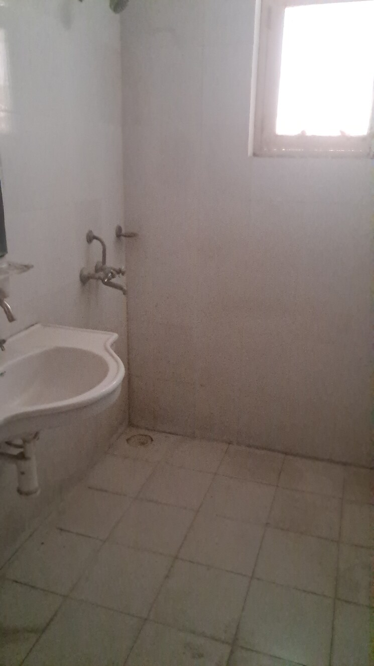 Bathroom, alwar bypass road 3 Bedroom 1389 Sq.Ft. Builder Floor In Alwar Bypass Road Alwar 8682344