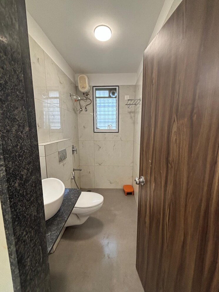 Bathroom, andheri west 2 Bedroom 950 Sq.Ft. Apartment In Andheri West Mumbai 8682366