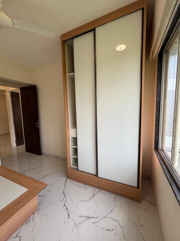 Room in 2 BHK Apartment at Andheri West – for Rent