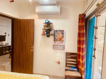 Bedroom in 2 BHK Apartment at Andheri West – for Rent