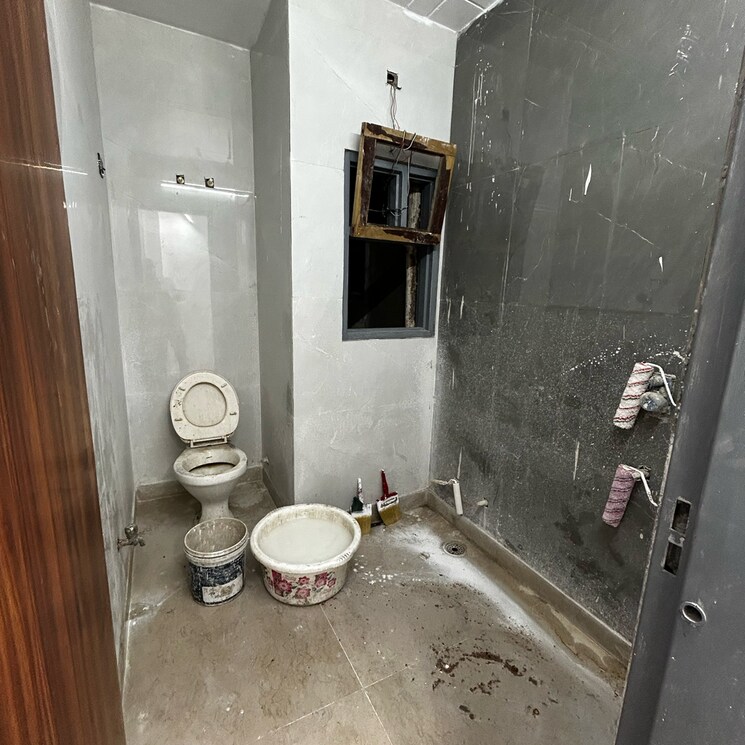 Bathroom, south extension i 2 Bedroom 900 Sq.Ft. Builder Floor In South Extension I Delhi 8682420