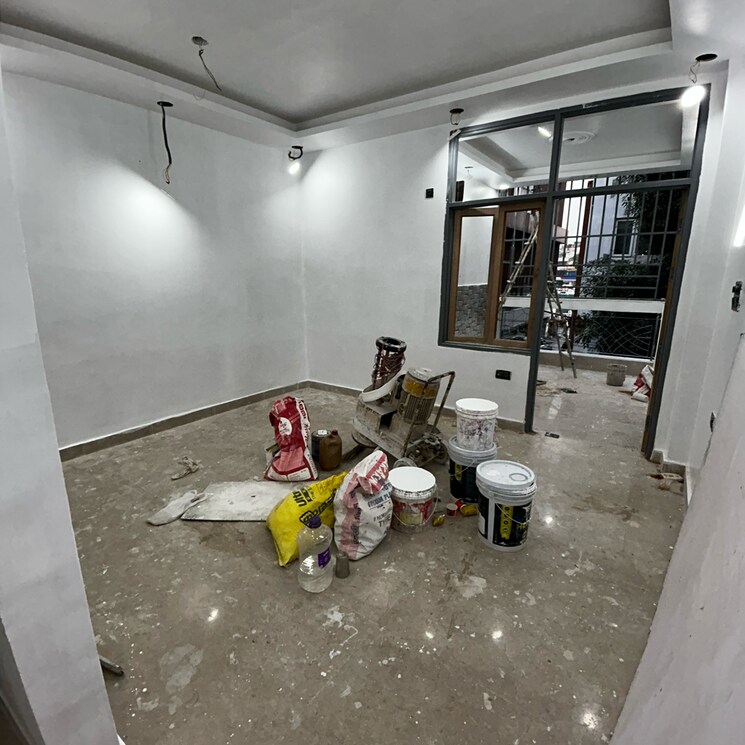  Parking, south extension i 2 Bedroom 900 Sq.Ft. Builder Floor In South Extension I Delhi 8682420