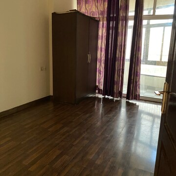 2 BHK Apartment For Rent in Ramprastha Pearl Court, Vaishali Extension
